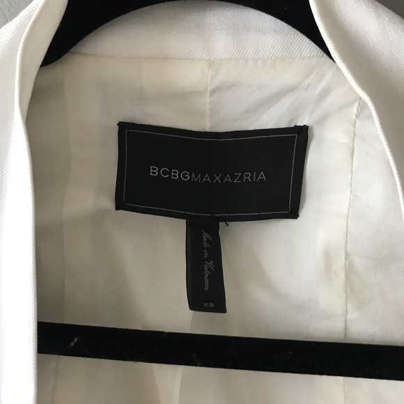 BCBG Cropped Blazer - Picture 3 of 4